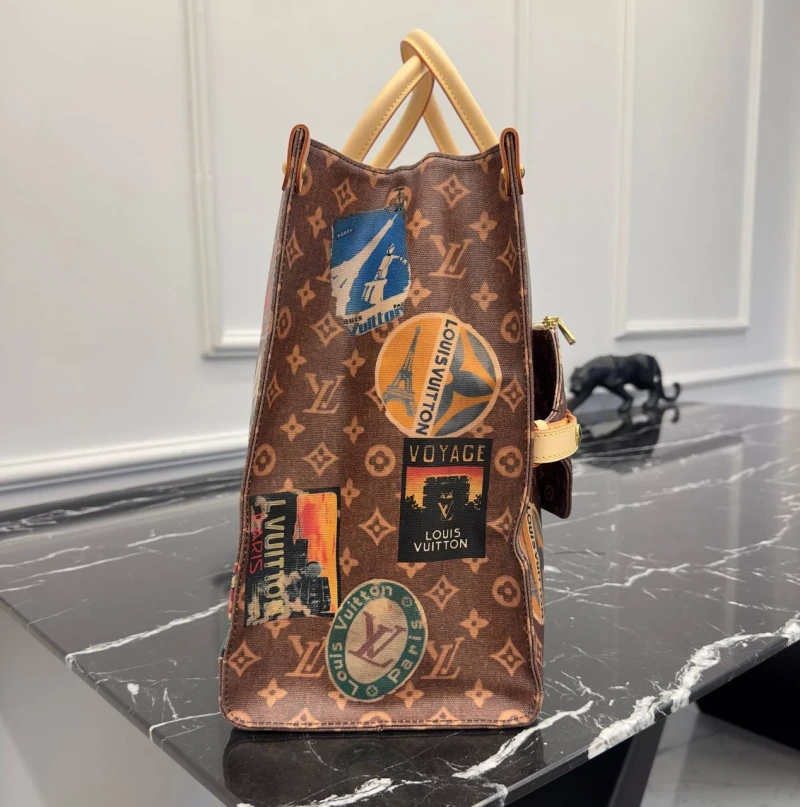 LOUIS VUITTON ONTHEGO VOYAGE