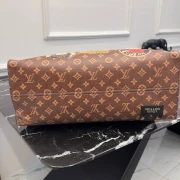 LOUIS VUITTON ONTHEGO VOYAGE