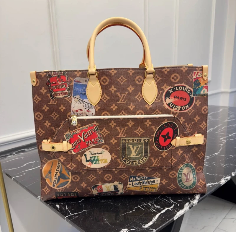 LOUIS VUITTON ONTHEGO VOYAGE