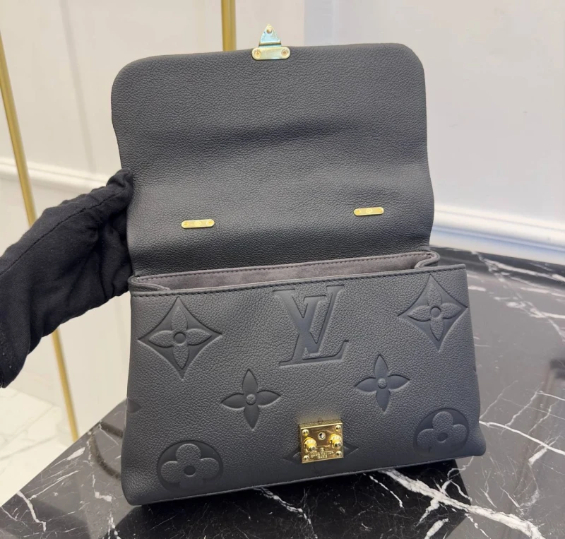 LOUIS VUITTON MADELEINE MM