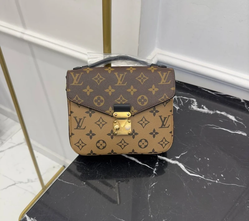 Louis Vuitton Pochette Metis Rucksack