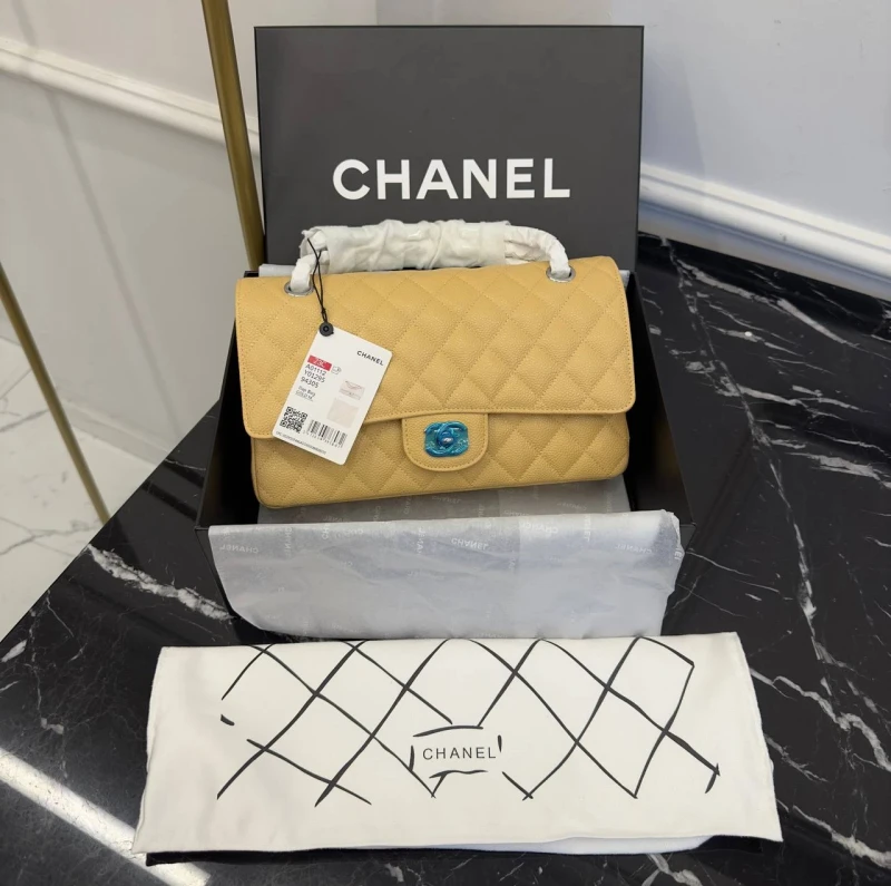 Chanel Flap Bag Medium 2.55