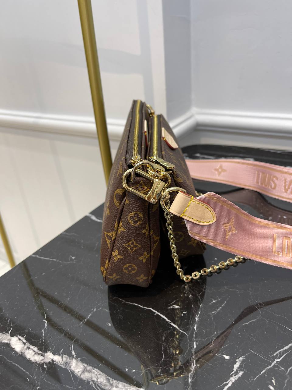 Designertasche: Die Multi Pochette von Louis Vuitton tragen jetzt