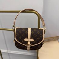 Louis Vuitton Saumur